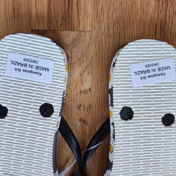 Havaianas Womens Shoes NWT Size 7/8 Slim Daisy White, Black Floral - Picture 5 of 5